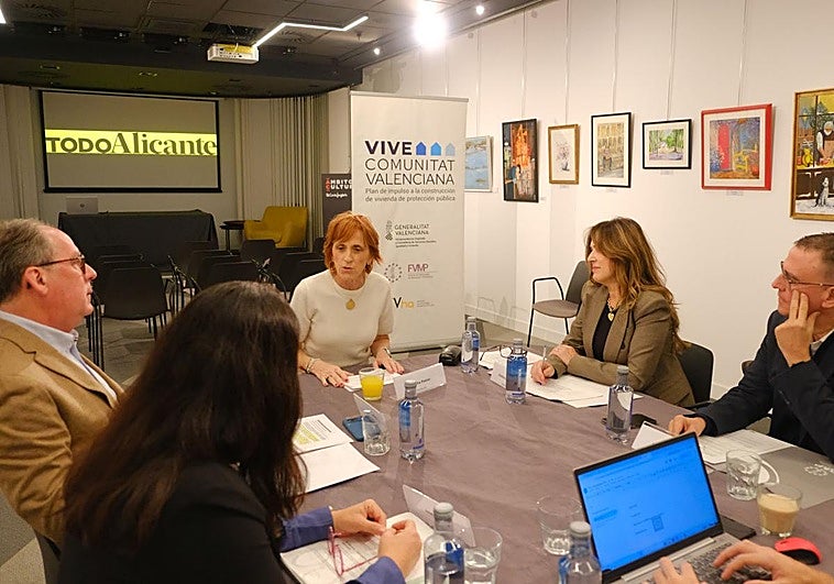 Cesión de suelo público, colaboración entre administraciones y apuesta por la VPO: las claves para acabar con la escasez de vivienda